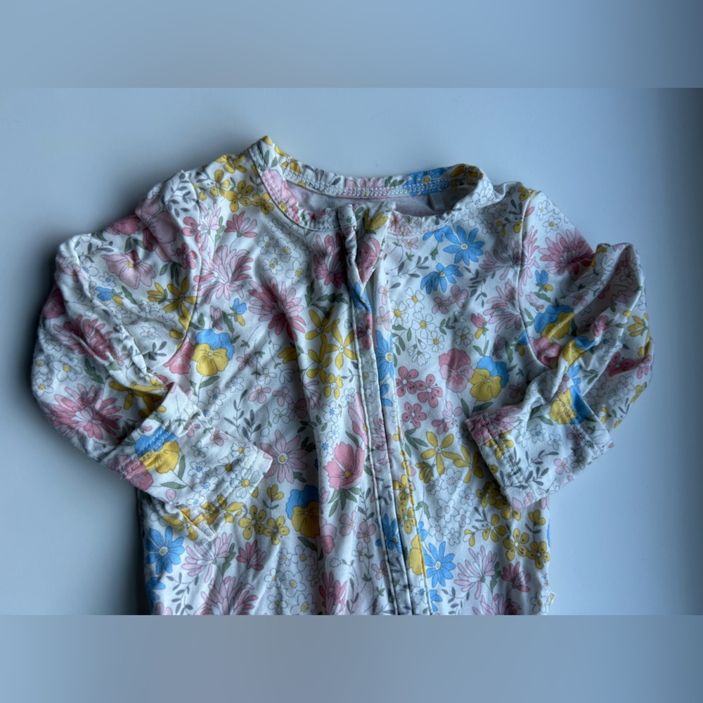 Angel Dear Ruffle Footie - Picture 2 of 6
